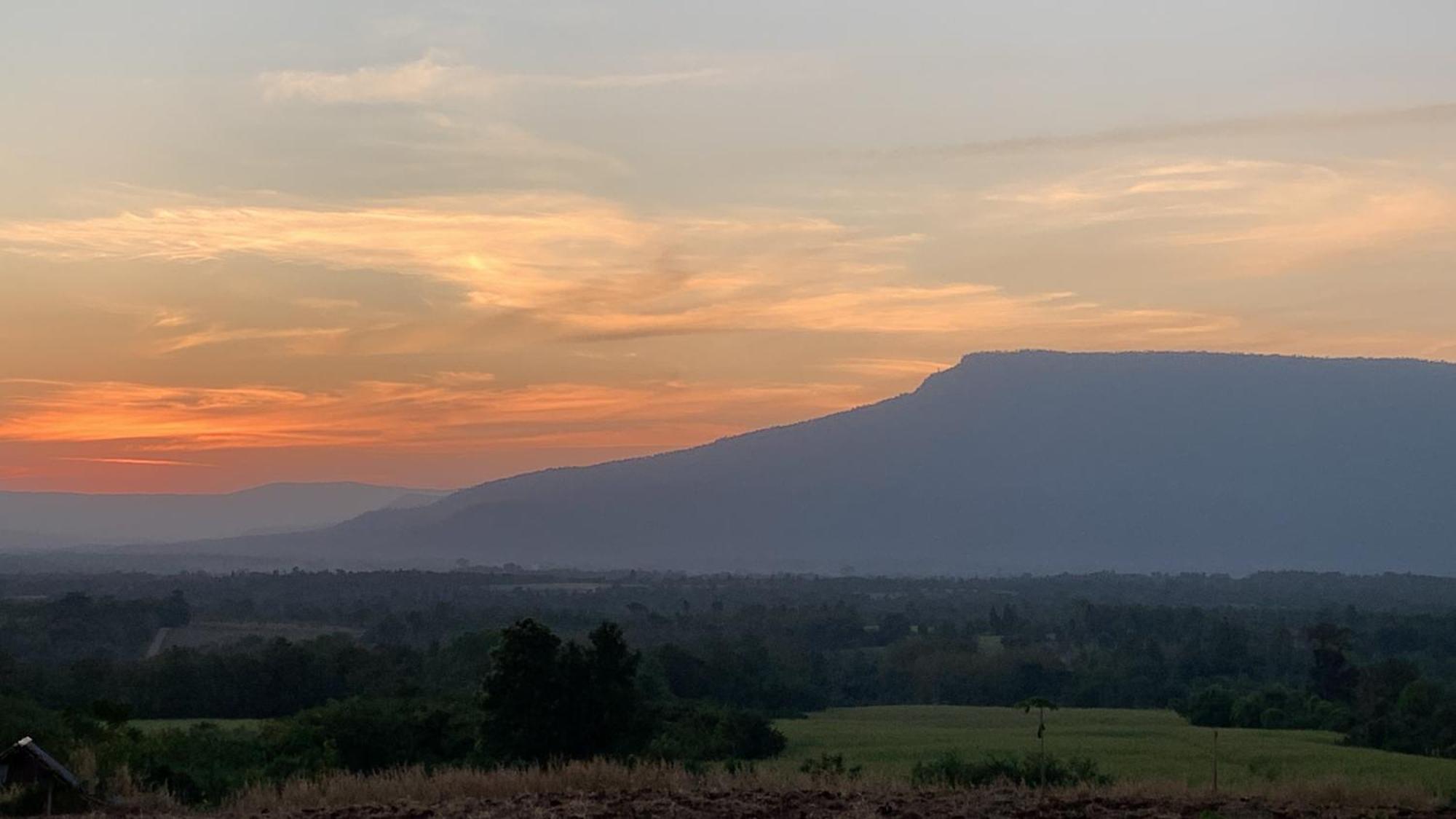 ฟาร์มแกะภูกระดึง Waraporn Valley Ban Nong Tum Екстериор снимка